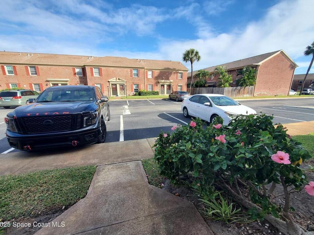 913 S Colonial Court, Indian Harbour Beach, FL 32937