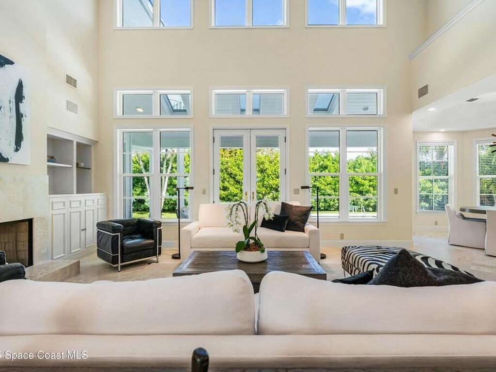 2218 E Ocean Oaks Lane, Vero Beach, FL 32963