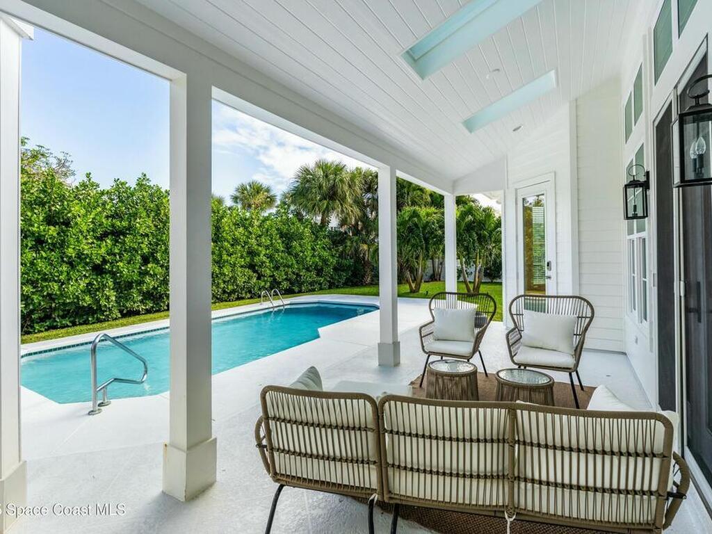 2218 E Ocean Oaks Lane, Vero Beach, FL 32963