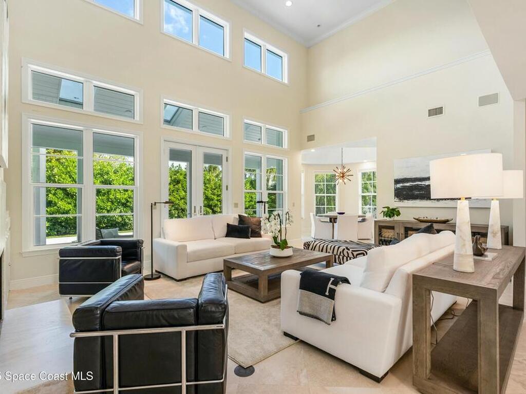 2218 E Ocean Oaks Lane, Vero Beach, FL 32963