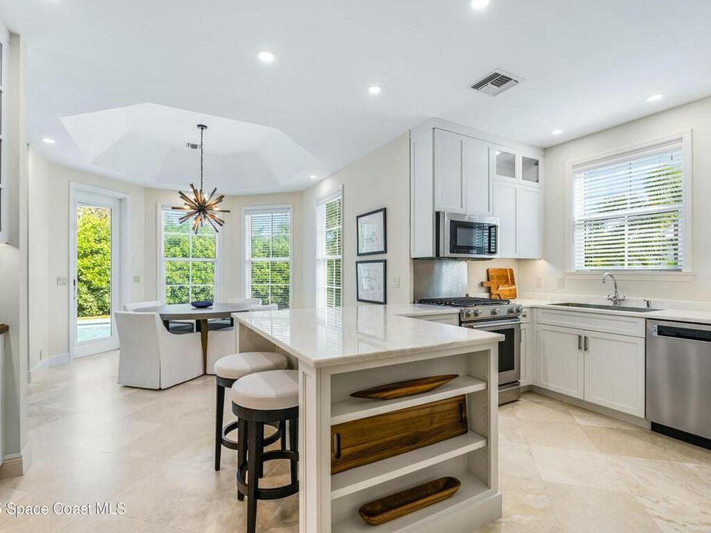 2218 E Ocean Oaks Lane, Vero Beach, FL 32963