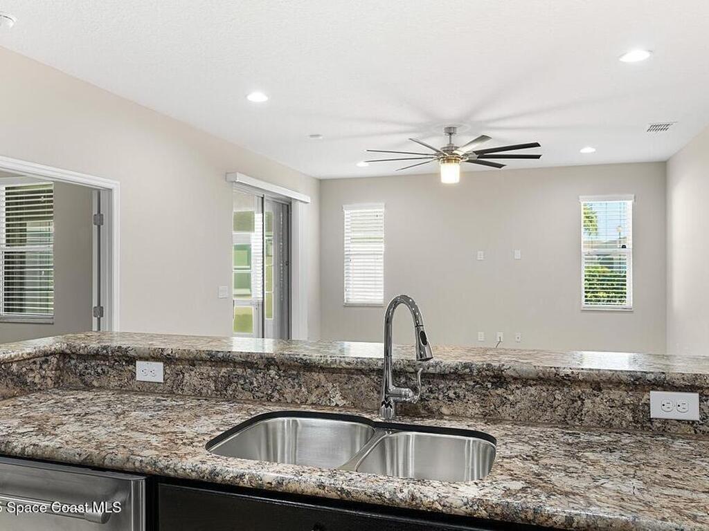 825 Morning Cove Circle, Palm Bay, FL 32909