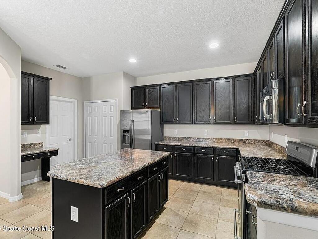 825 Morning Cove Circle, Palm Bay, FL 32909