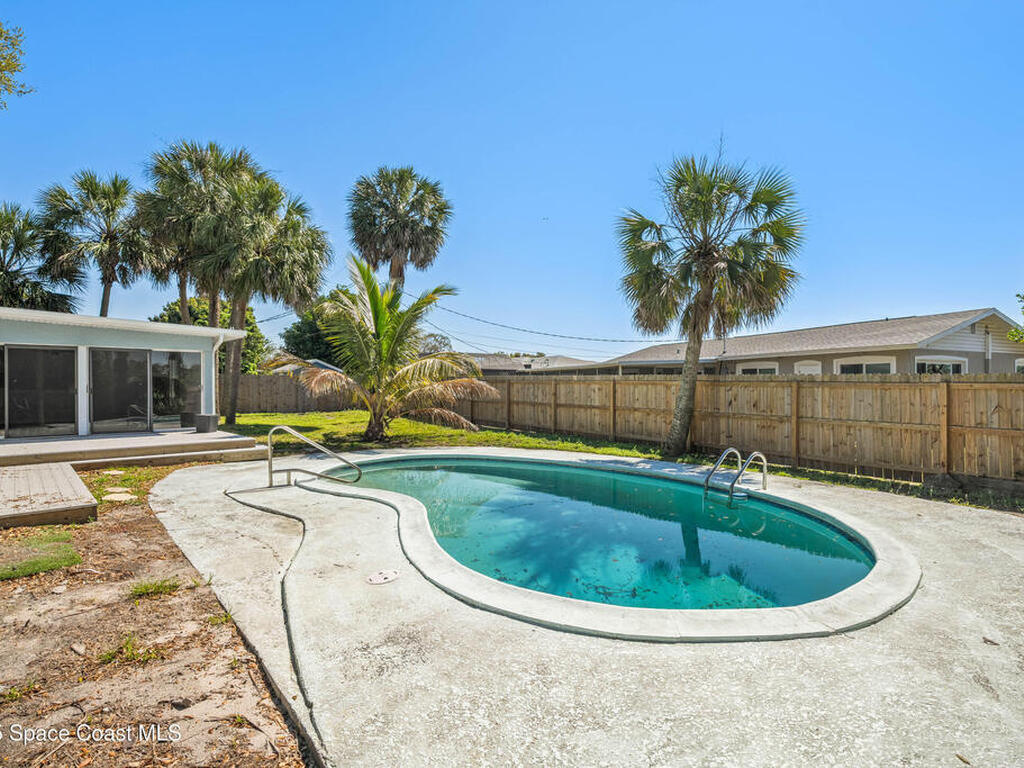 689 Charles Drive, Melbourne, FL 32935
