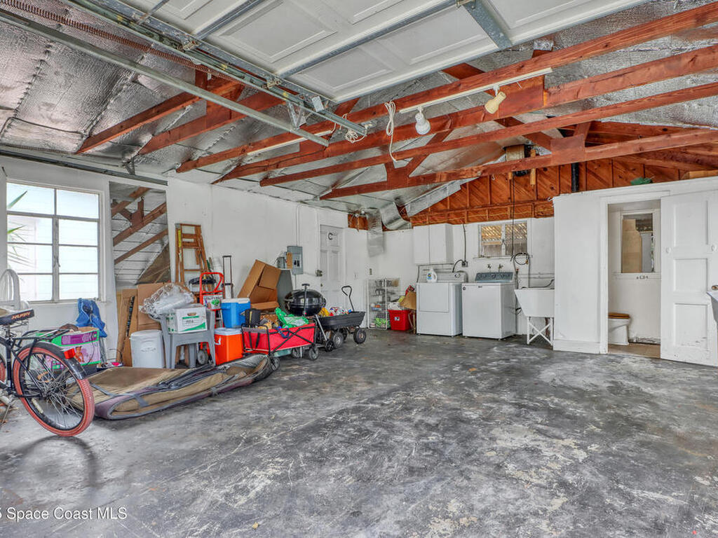 916 Columbus Avenue, Melbourne, FL 32901