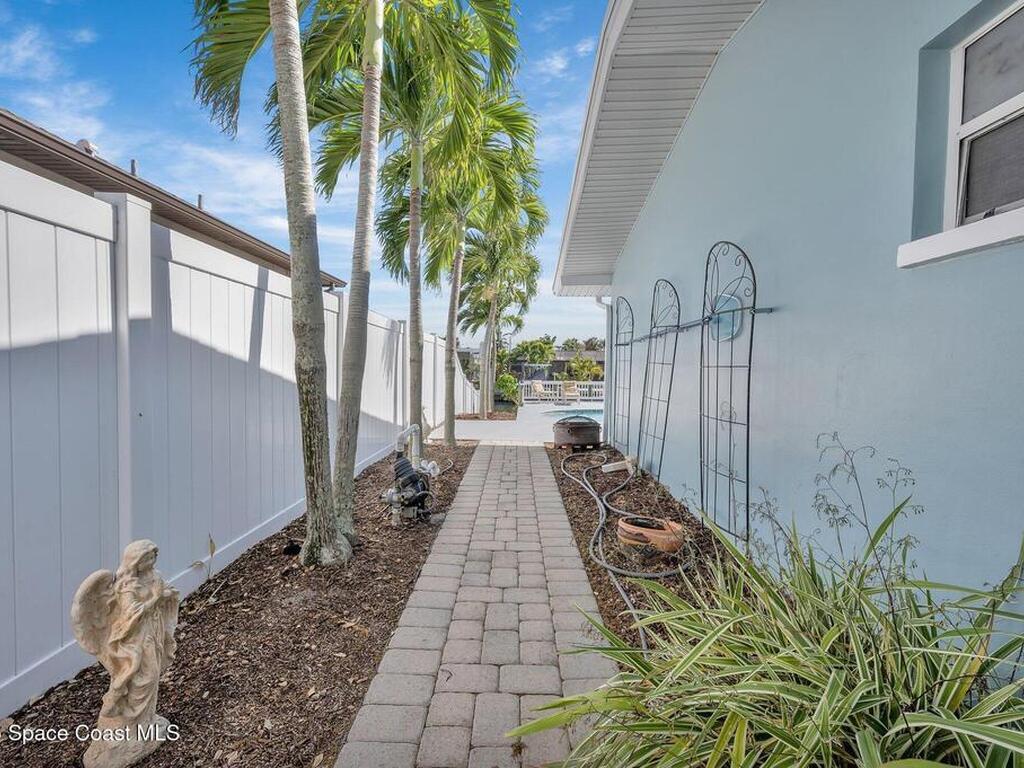 1695 Rochelle Parkway, Merritt Island, FL 32952