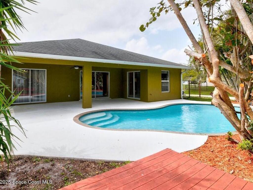 9380 101st Avenue, Vero Beach, FL 32967