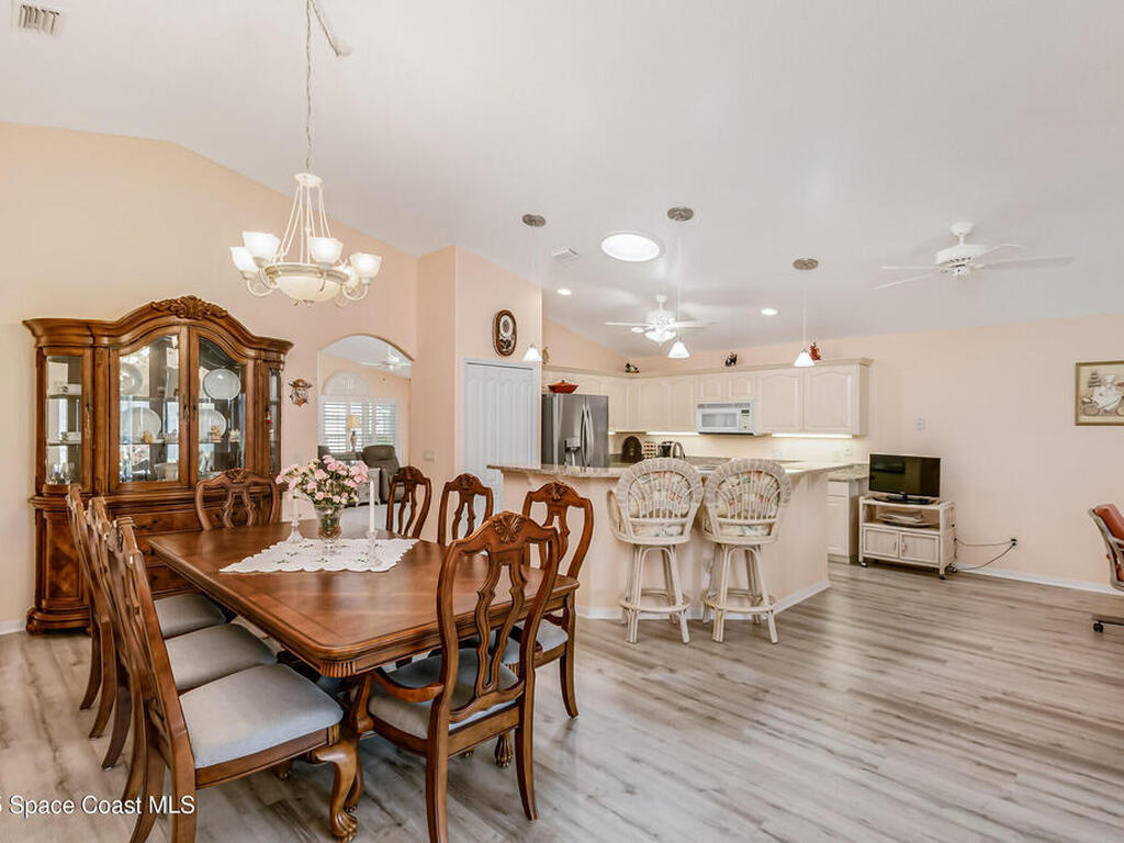 1087 Pine Creek Circle, Palm Bay, FL 32905