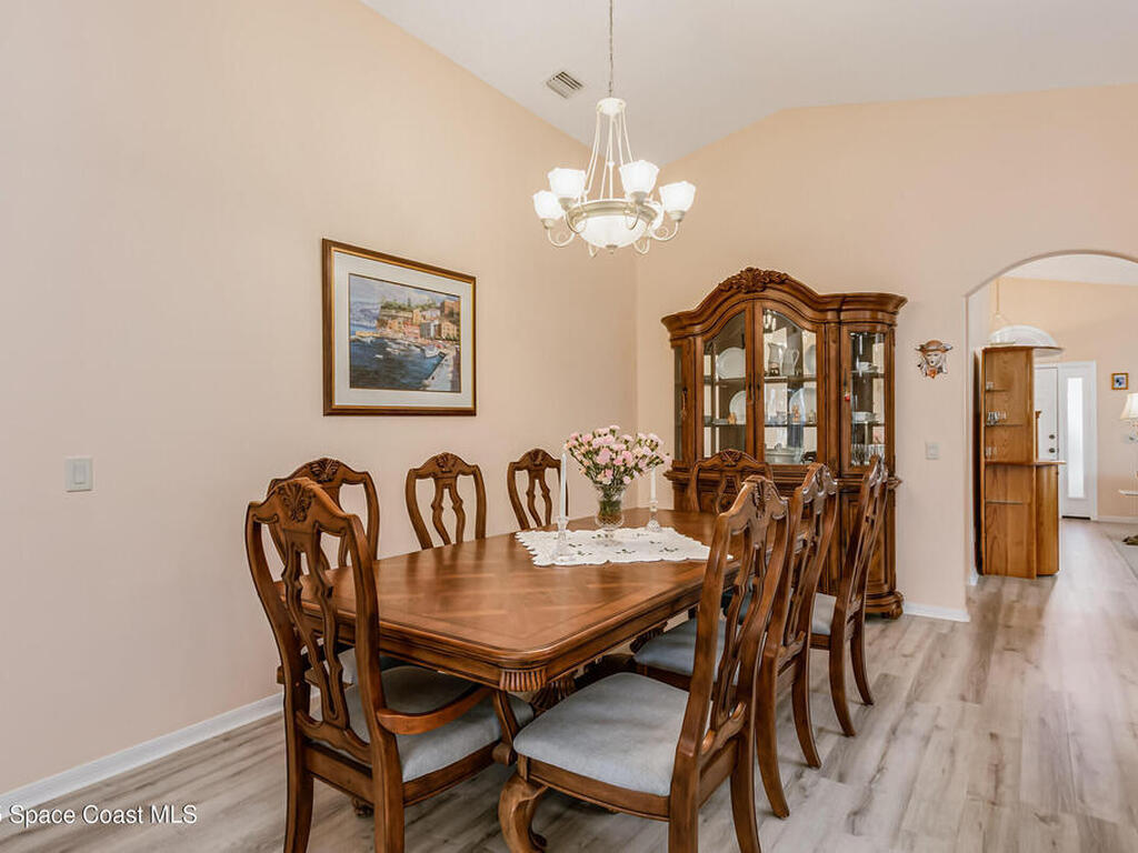 1087 Pine Creek Circle, Palm Bay, FL 32905