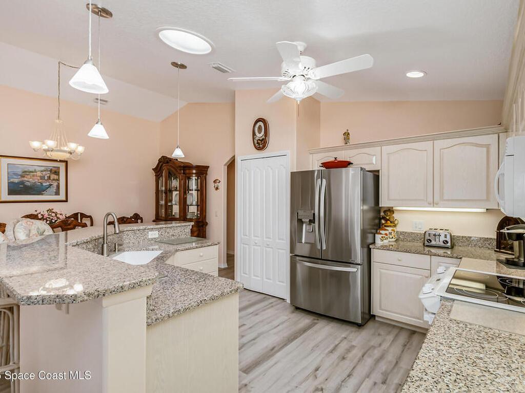 1087 Pine Creek Circle, Palm Bay, FL 32905
