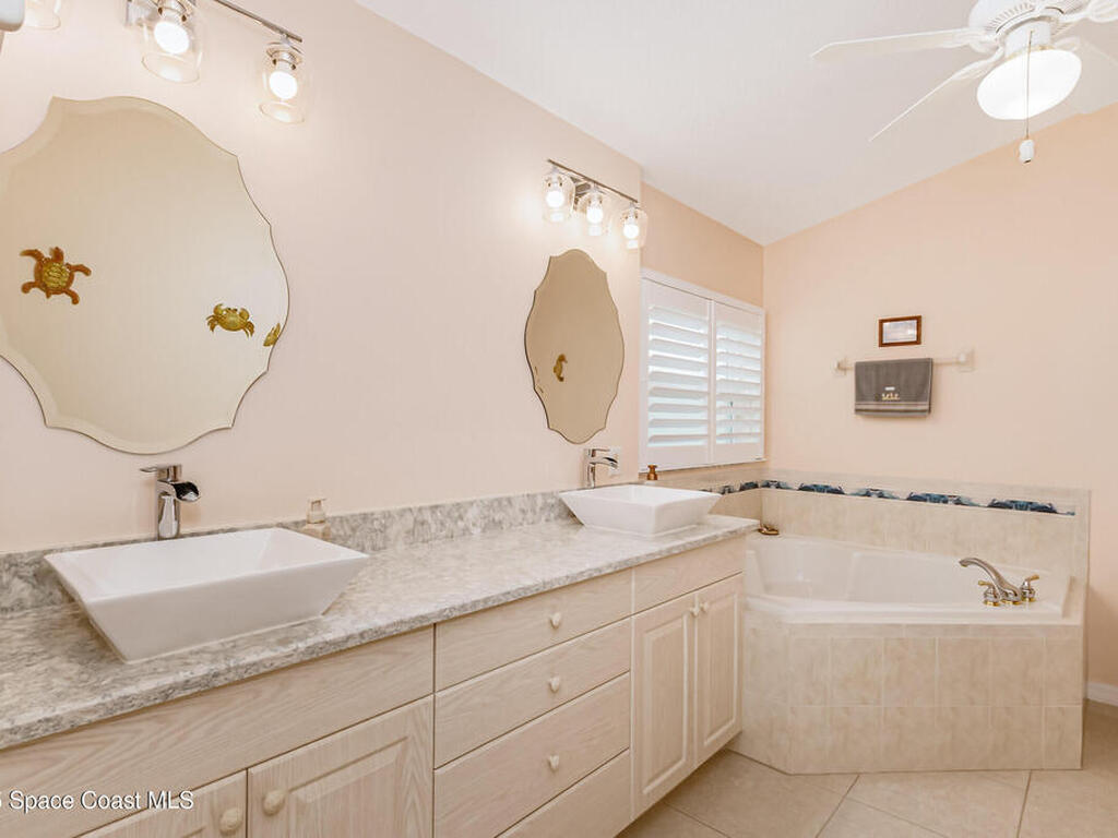 1087 Pine Creek Circle, Palm Bay, FL 32905
