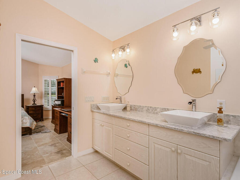 1087 Pine Creek Circle, Palm Bay, FL 32905