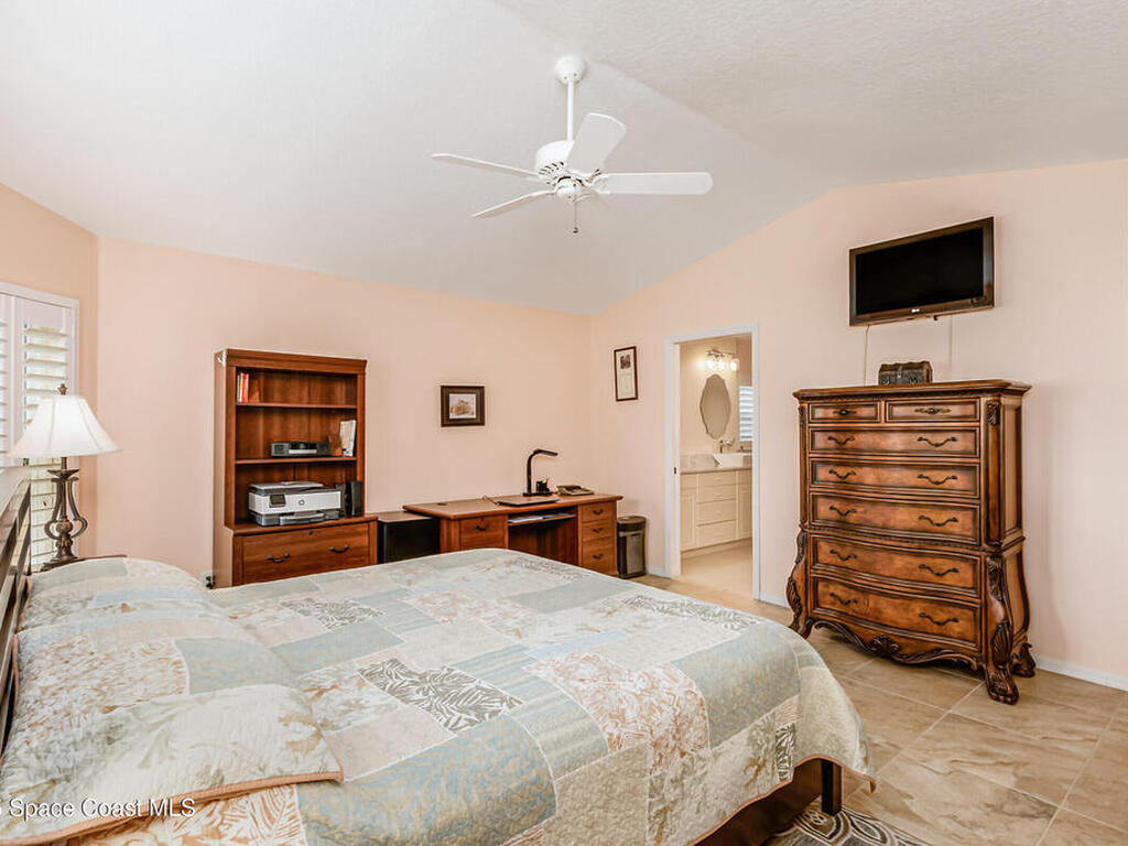 1087 Pine Creek Circle, Palm Bay, FL 32905