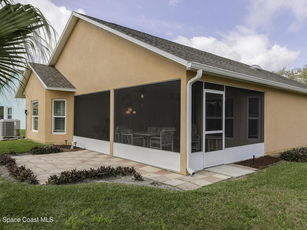 1087 Pine Creek Circle, Palm Bay, FL 32905