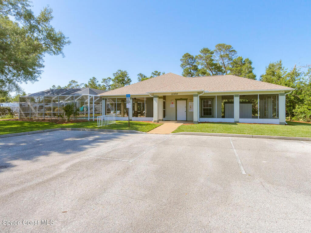 1087 Pine Creek Circle, Palm Bay, FL 32905