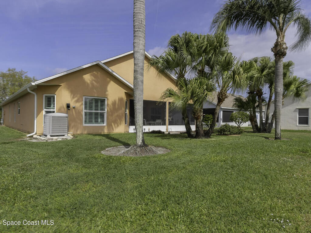 1087 Pine Creek Circle, Palm Bay, FL 32905