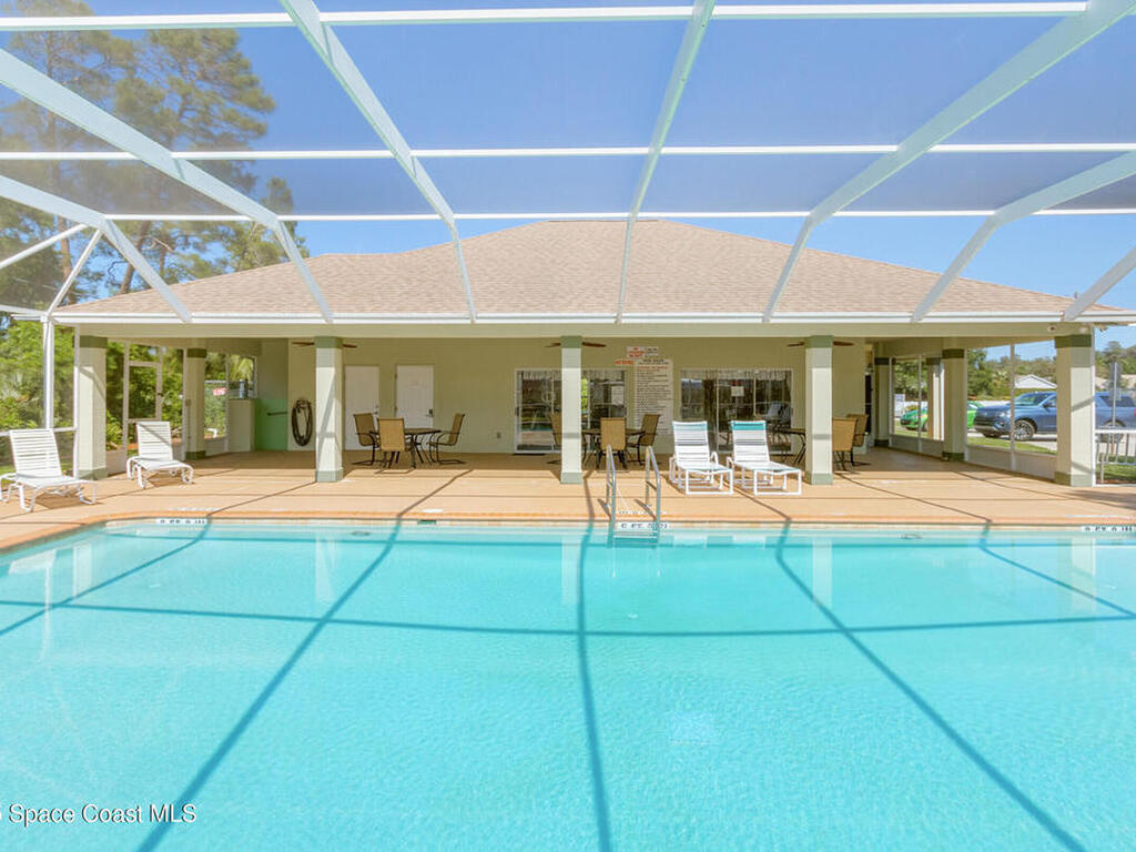 1087 Pine Creek Circle, Palm Bay, FL 32905