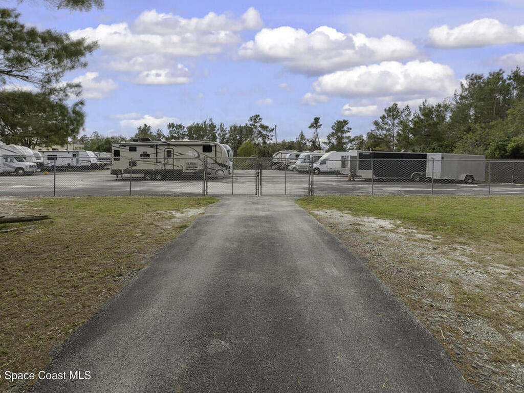 1087 Pine Creek Circle, Palm Bay, FL 32905