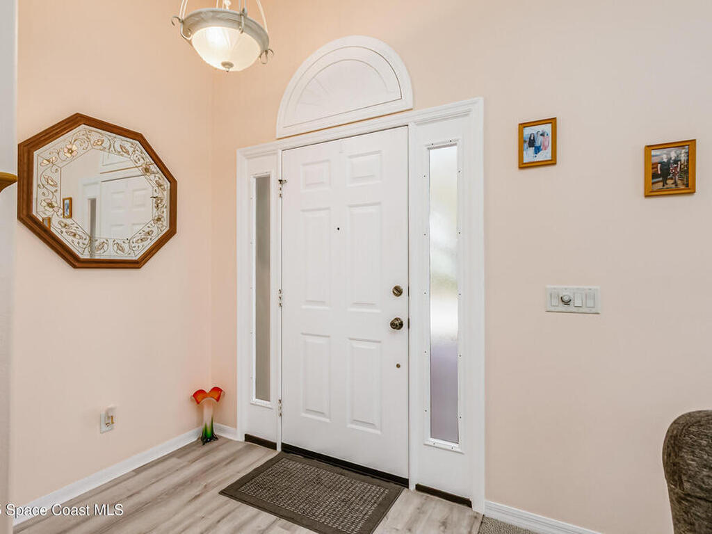 1087 Pine Creek Circle, Palm Bay, FL 32905