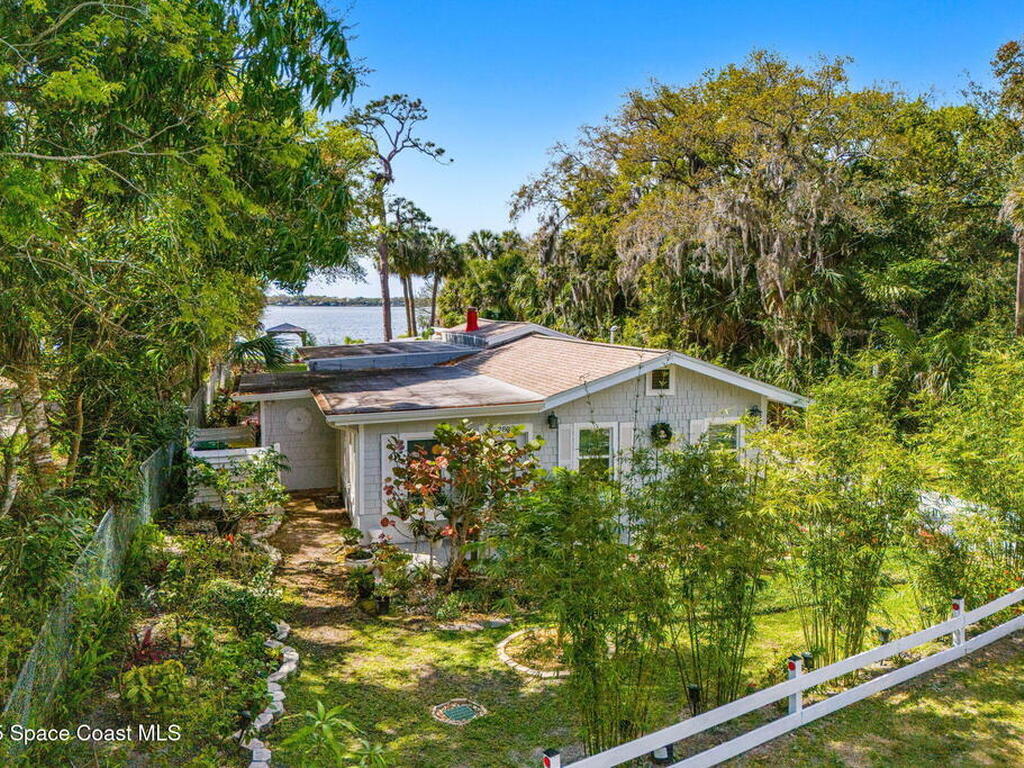 3835 S Tropical Trail, Merritt Island, FL 32952