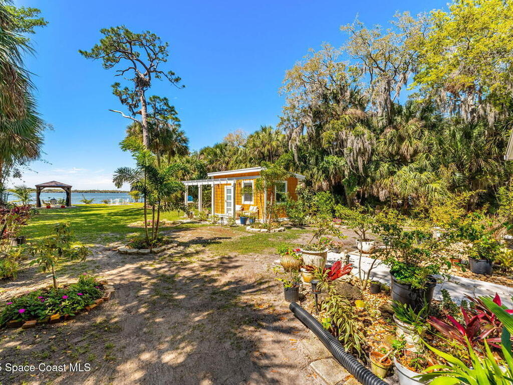 3835 S Tropical Trail, Merritt Island, FL 32952