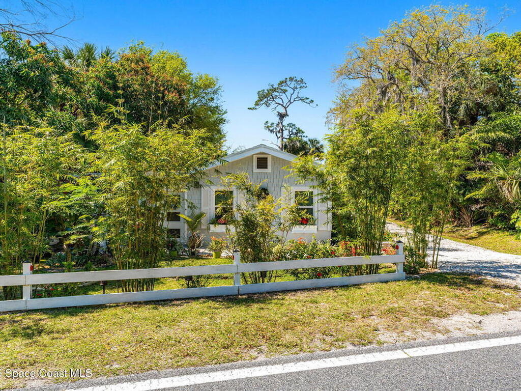 3835 S Tropical Trail, Merritt Island, FL 32952