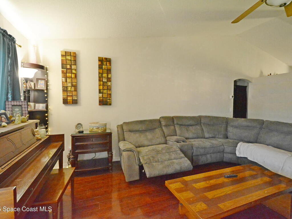 955 Hutchins Street, Palm Bay, FL 32909