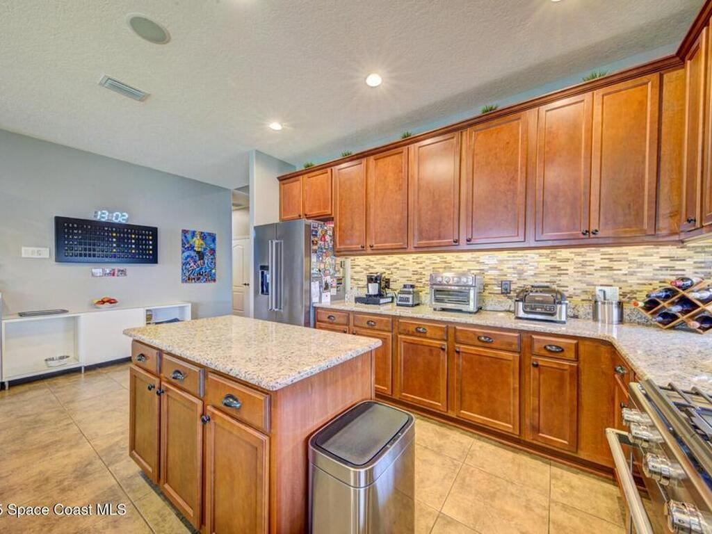 3758 Hollisten Circle, Melbourne, FL 32940