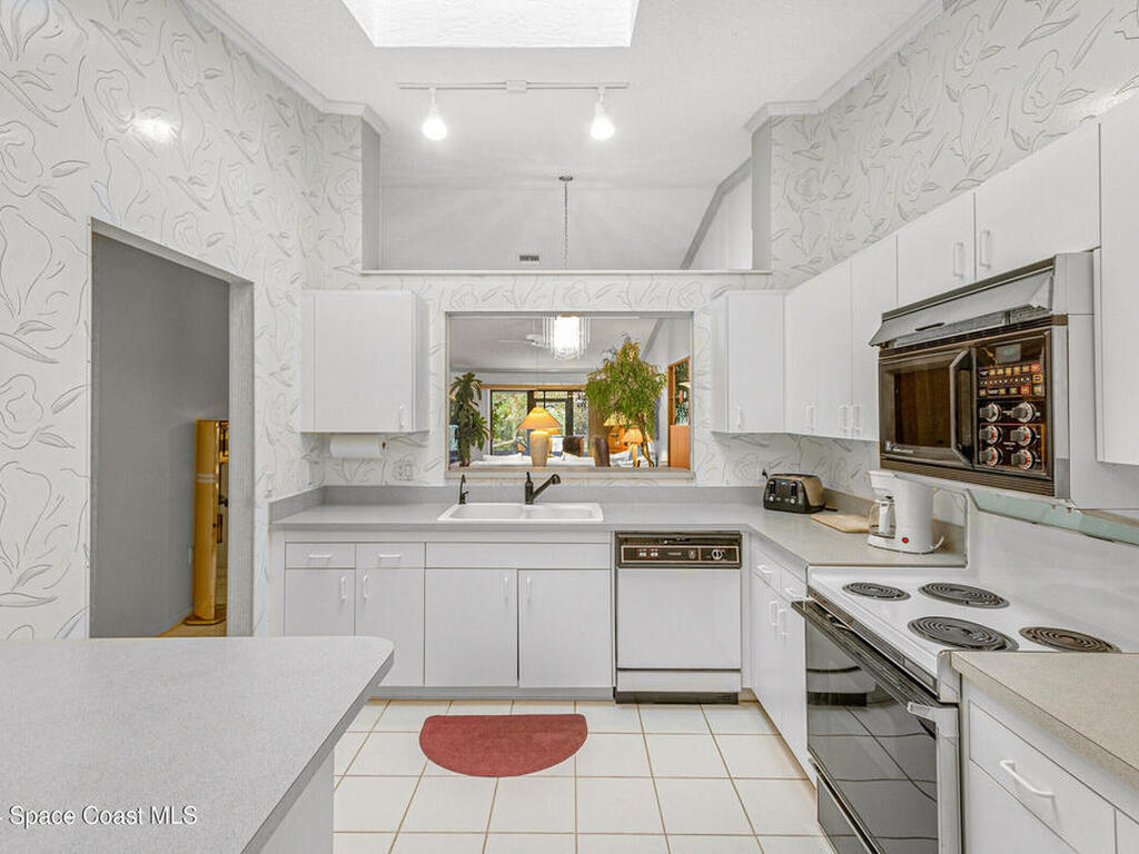 1203 Parkside Place, Indian Harbour Beach, FL 32937