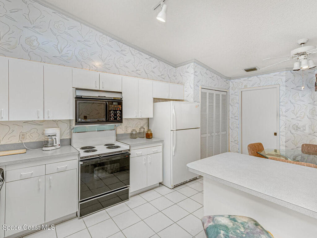 1203 Parkside Place, Indian Harbour Beach, FL 32937