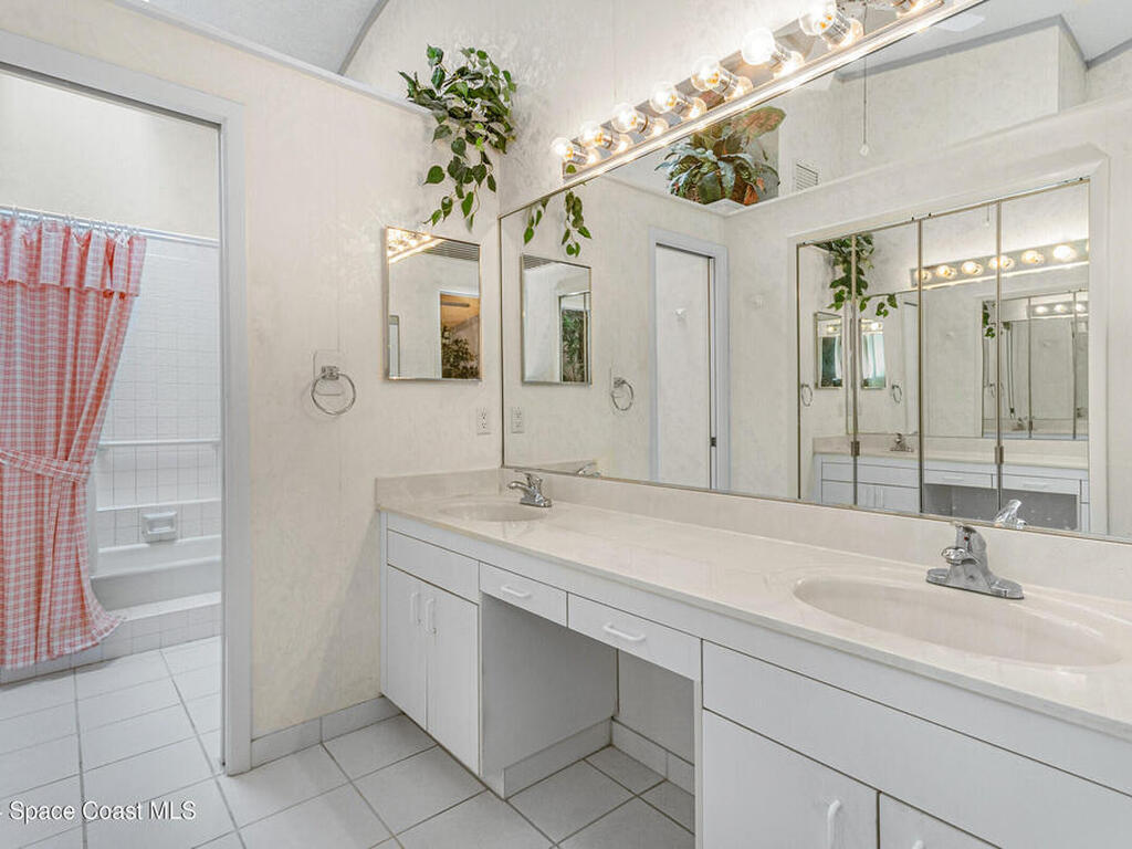 1203 Parkside Place, Indian Harbour Beach, FL 32937