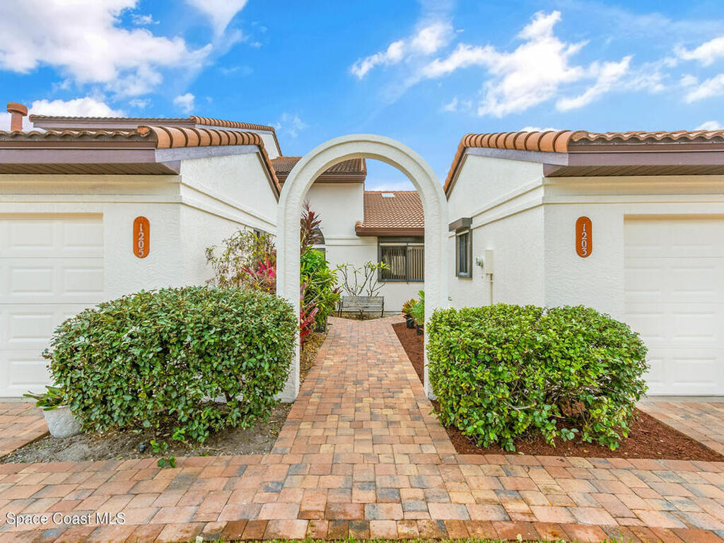 1203 Parkside Place, Indian Harbour Beach, FL 32937