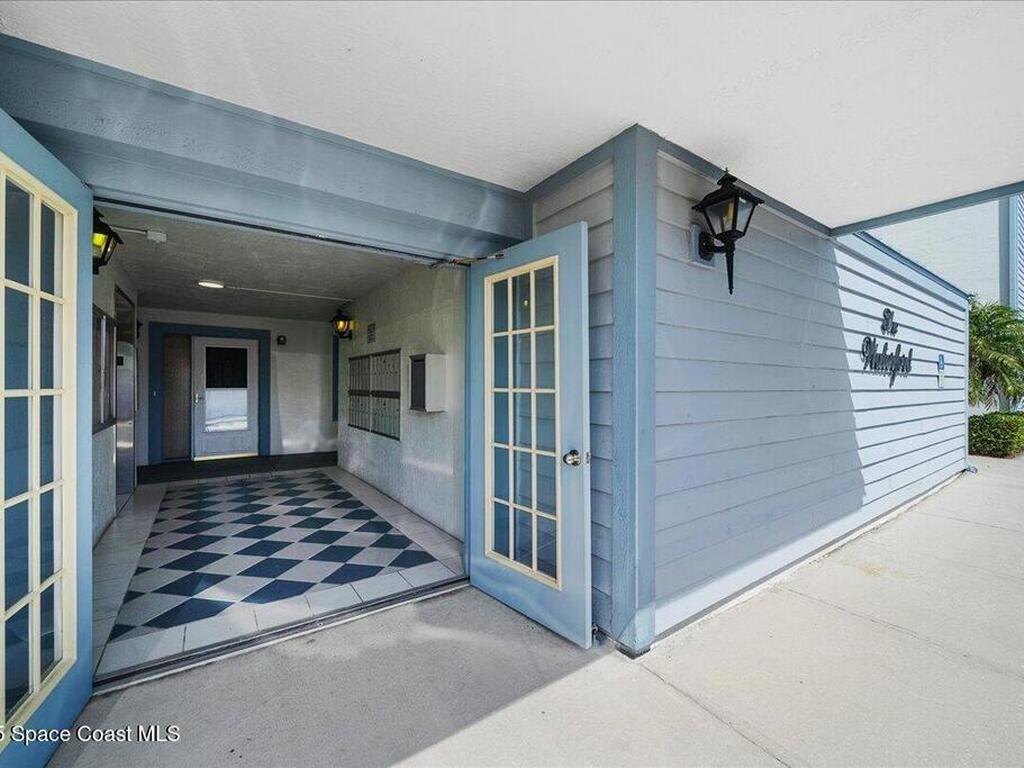 660 S Brevard Avenue, Cocoa Beach, FL 32931