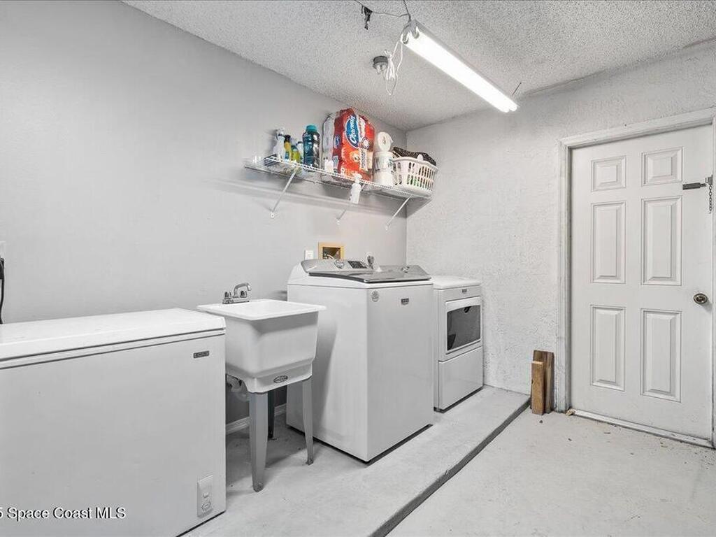 1607 Sweetwood Drive, Melbourne, FL 32935