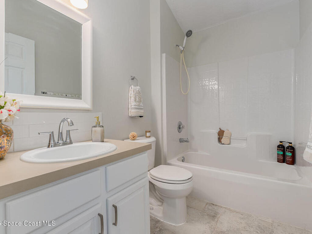 915 Sedgewood Circle, Melbourne, FL 32904