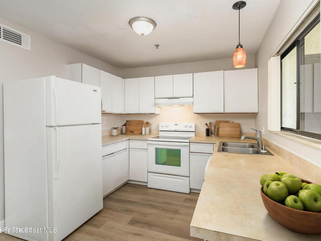 7814 Shadowood Drive, Melbourne, FL 32904