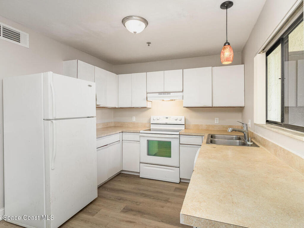 7814 Shadowood Drive, Melbourne, FL 32904
