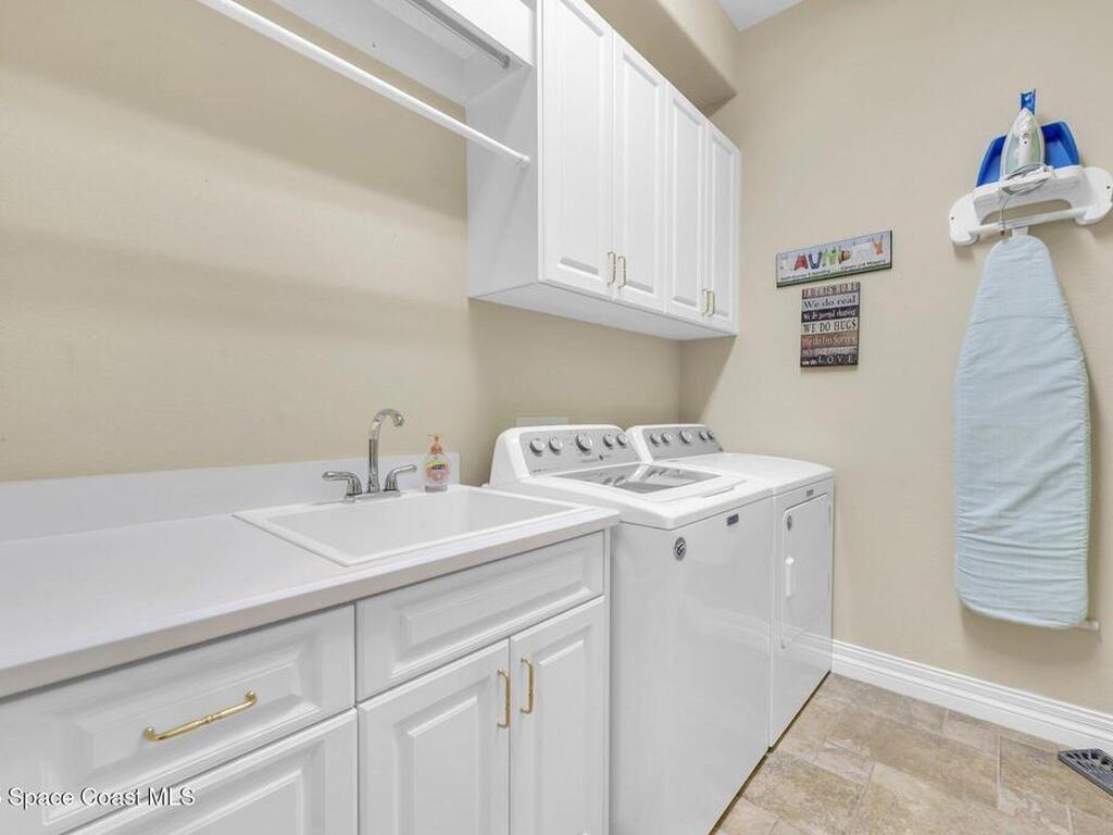 2242 Woodfield Circle, Melbourne, FL 32904