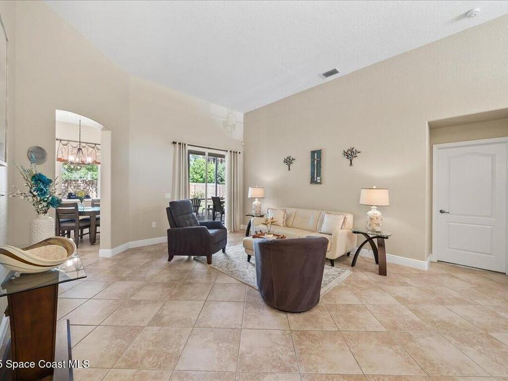 2005 Botanica Circle, Melbourne, FL 32904
