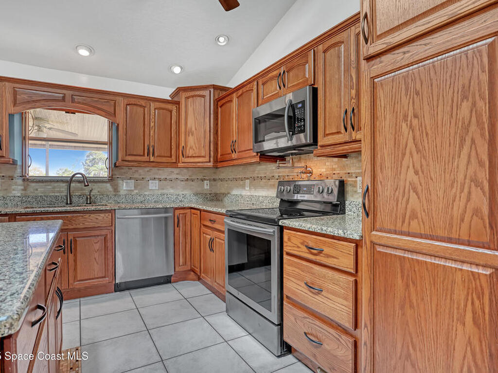 1661 Eldron Boulevard, Palm Bay, FL 32909