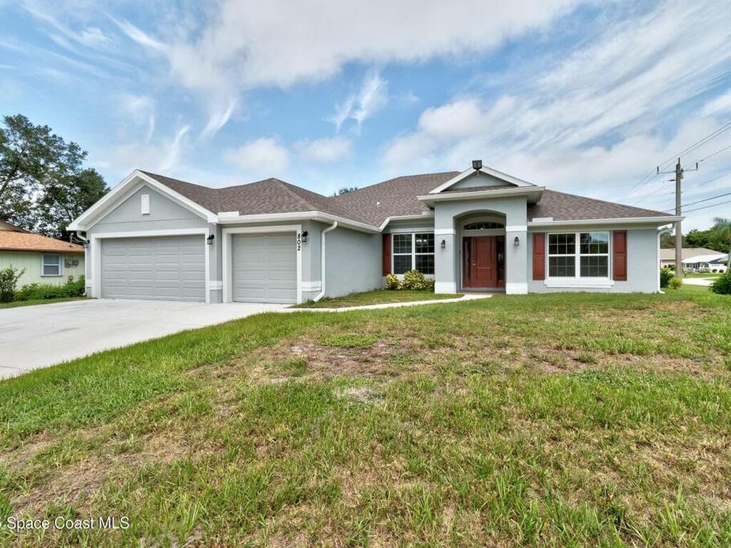 802 Dempsey Avenue, Sebastian, FL 32958