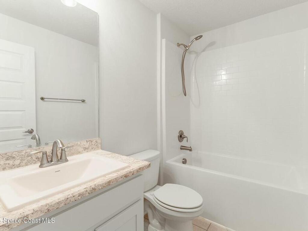 802 Dempsey Avenue, Sebastian, FL 32958