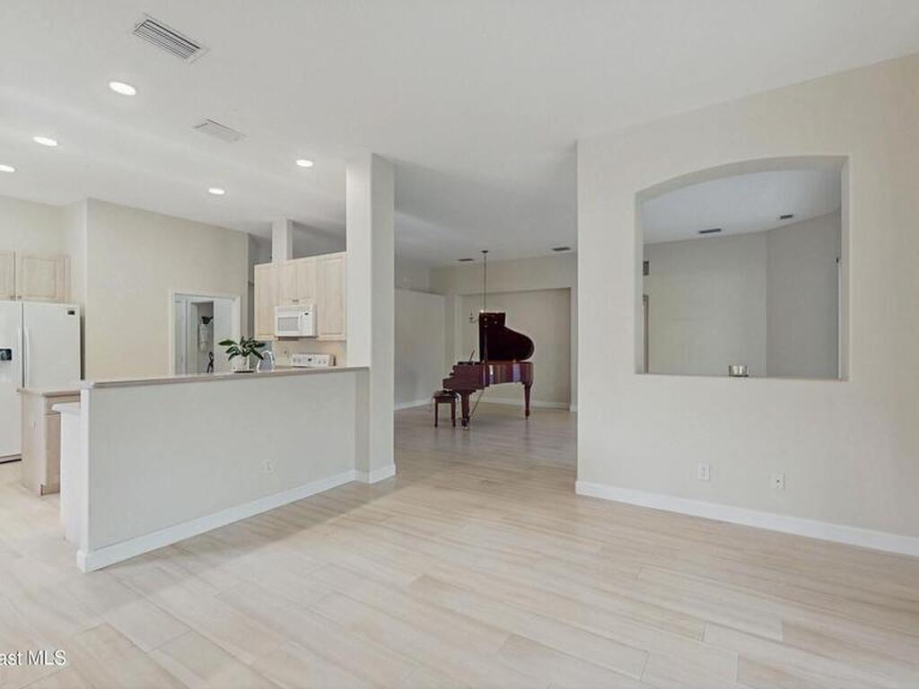 652 Hatteras Court, Vero Beach, FL 32968