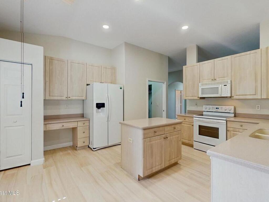 652 Hatteras Court, Vero Beach, FL 32968