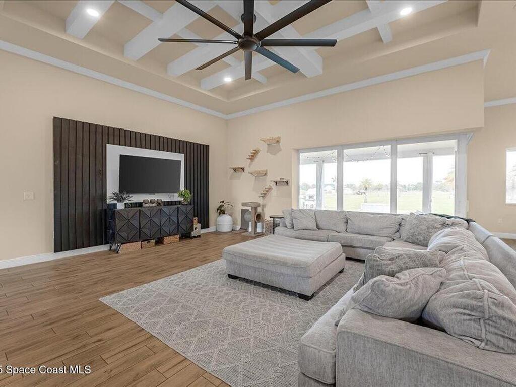 6900 1st Street, Vero Beach, FL 32968