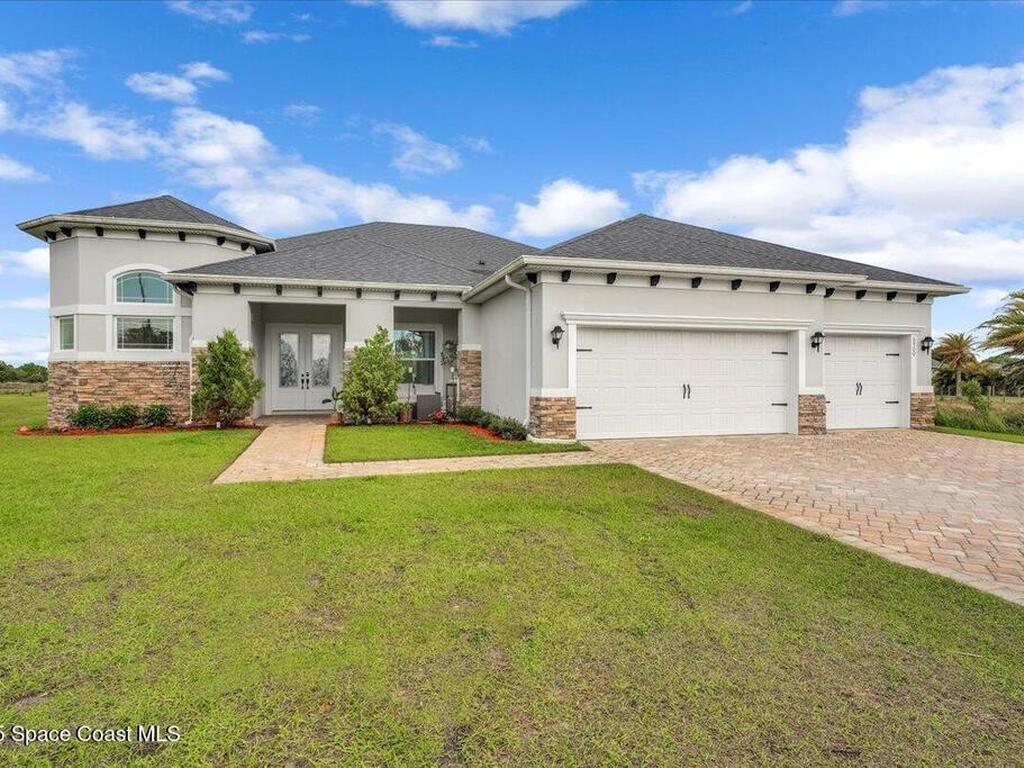6900 1st Street, Vero Beach, FL 32968