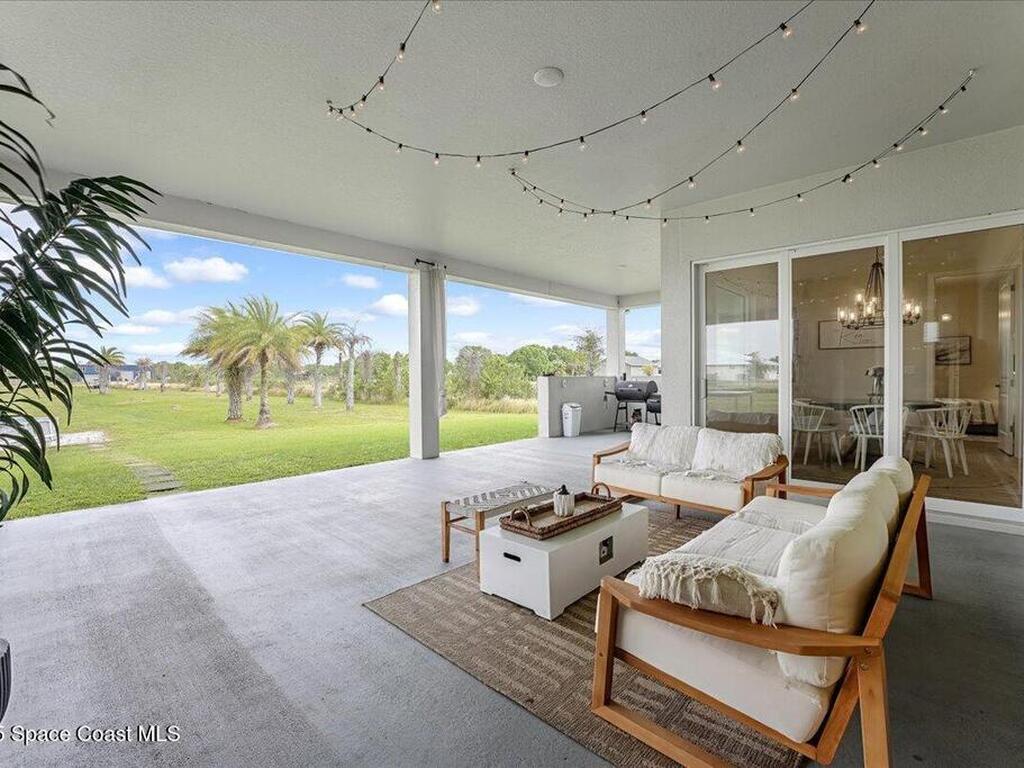 6900 1st Street, Vero Beach, FL 32968
