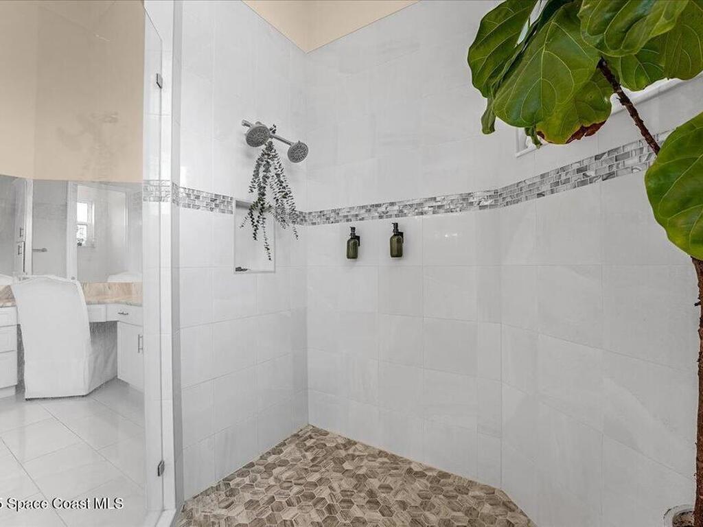 6900 1st Street, Vero Beach, FL 32968