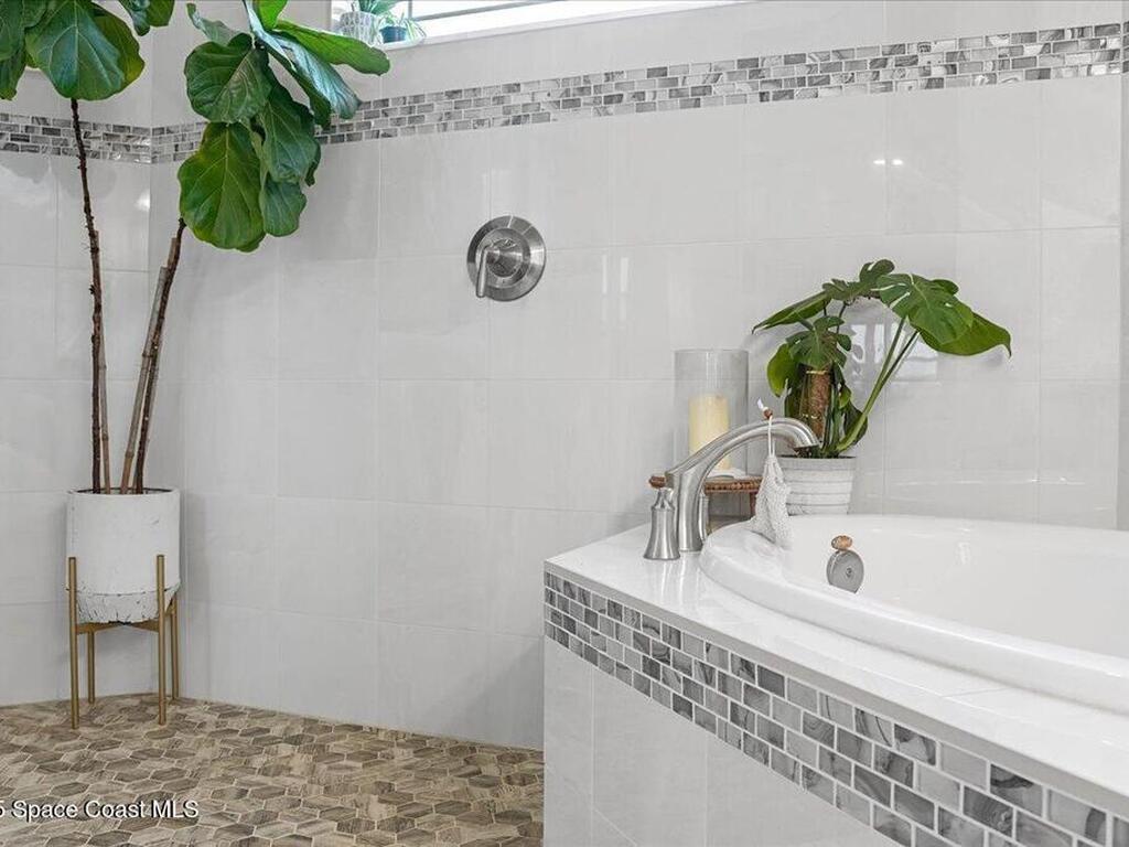 6900 1st Street, Vero Beach, FL 32968
