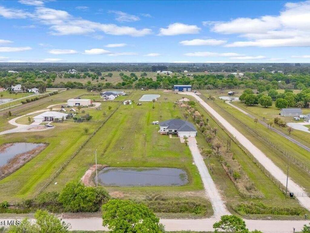 6900 1st Street, Vero Beach, FL 32968